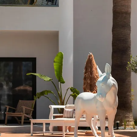 Ammos Boutique Apartments & Suites Hotel 3*